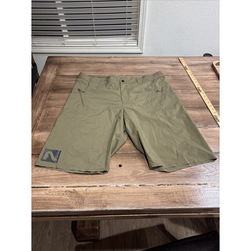 Flylow Shorts Mens 40 Olive Green Trail‎ Hiking Outdoor Biking Lightweight